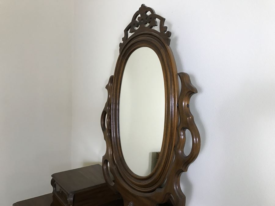 Wooden Reproduction 4-Drawer Chest Of Drawers With Tilt Vanity Mirror [Photo 6]