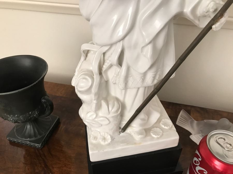 White Porcelain Asian Lamp [Photo 6]