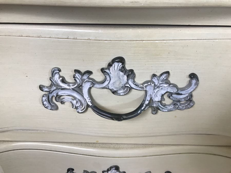 Pair Of Yellow And Gold French Provincial Nightstands [Photo 3]