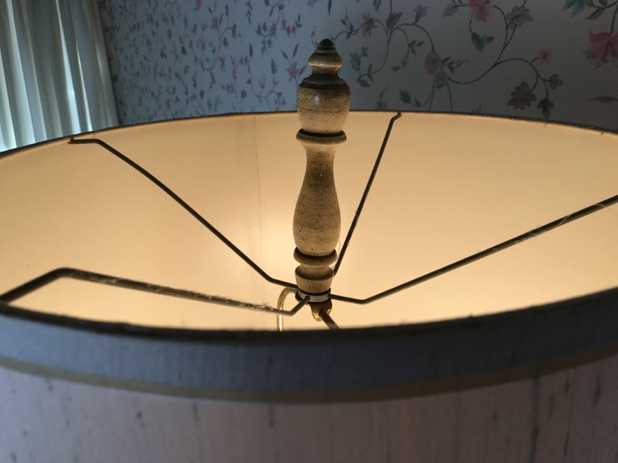 Large Avocado Green Urn Table Lamp With Shade [Photo 8]