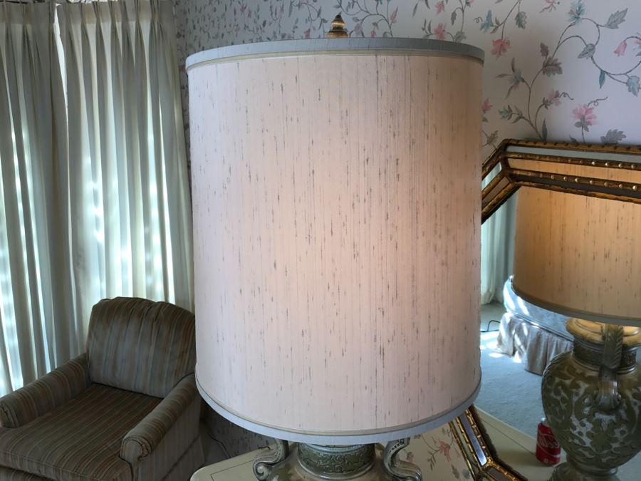 Large Avocado Green Urn Table Lamp With Shade [Photo 7]