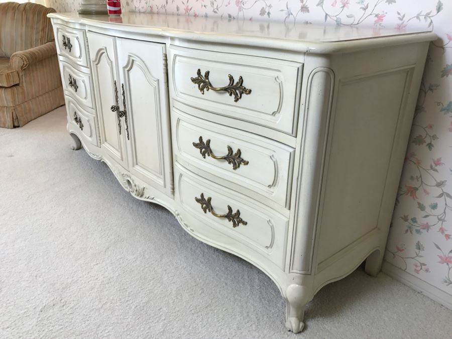 CENTURY Furniture 9-Drawer French Provincial Chest Of Drawers [Photo 4]