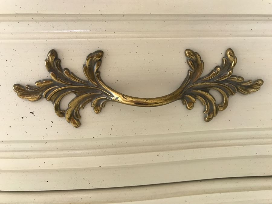 CENTURY Furniture 9-Drawer French Provincial Chest Of Drawers [Photo 9]