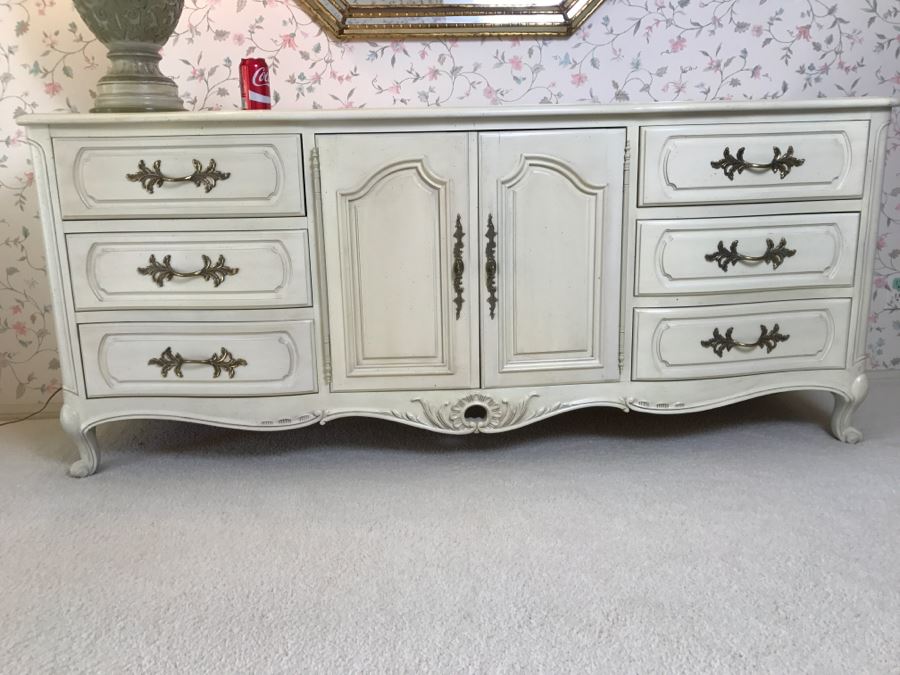 CENTURY Furniture 9-Drawer French Provincial Chest Of Drawers [Photo 3]