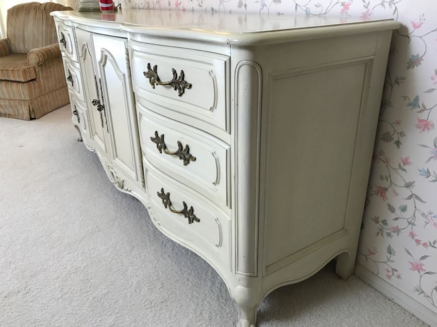 CENTURY Furniture 9-Drawer French Provincial Chest Of Drawers [Photo 5]