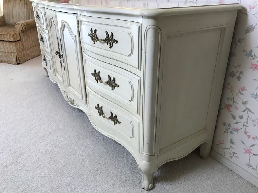 CENTURY Furniture 9-Drawer French Provincial Chest Of Drawers [Photo 8]