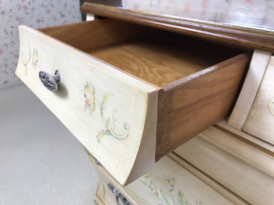 Pulaski Furniture Commode Chest Of Drawers [Photo 9]