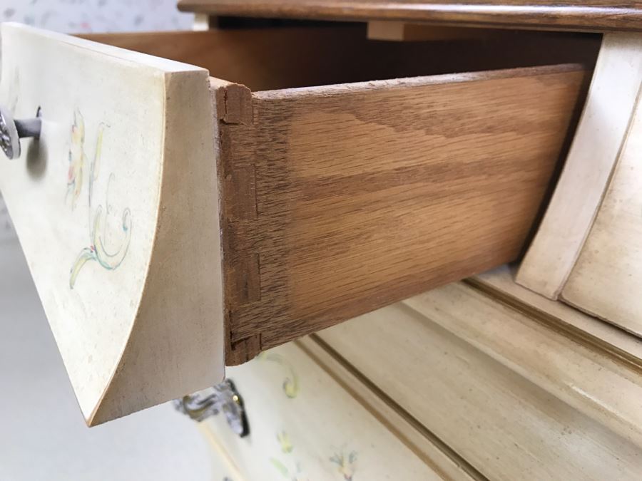 Pulaski Furniture Commode Chest Of Drawers [Photo 10]