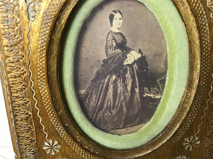 Pair Of Antique Photographs In Nice Vintage Italian Picture Frame [Photo 3]