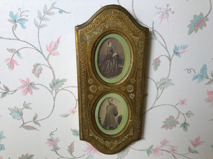 Pair Of Antique Photographs In Nice Vintage Italian Picture Frame [Photo 1]