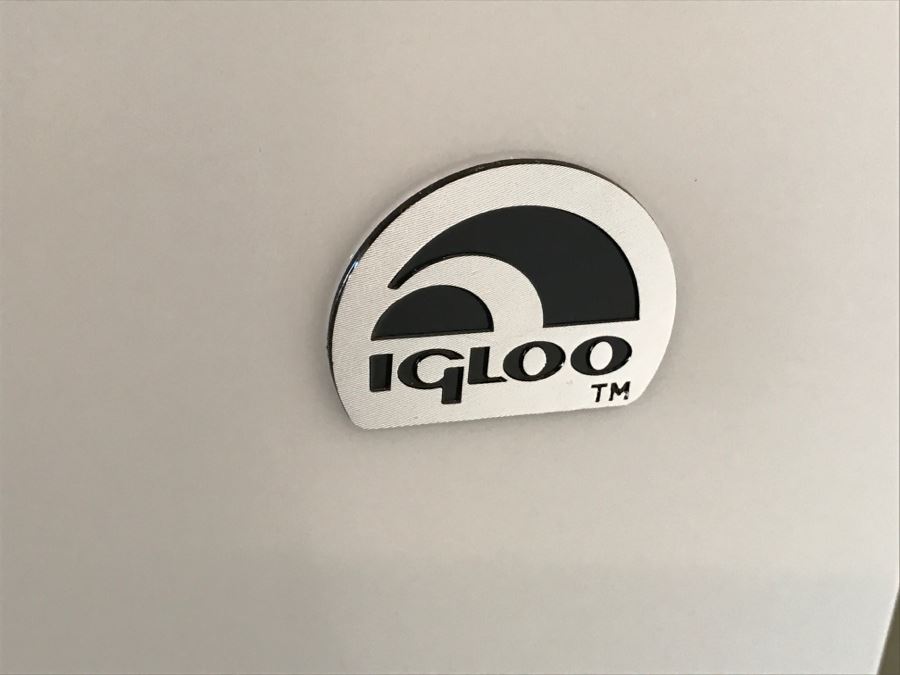 IGLOO Chest Freezer Like Brand New [Photo 2]