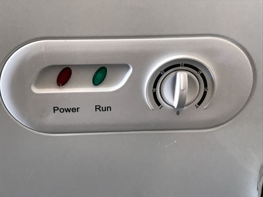 IGLOO Chest Freezer Like Brand New [Photo 3]