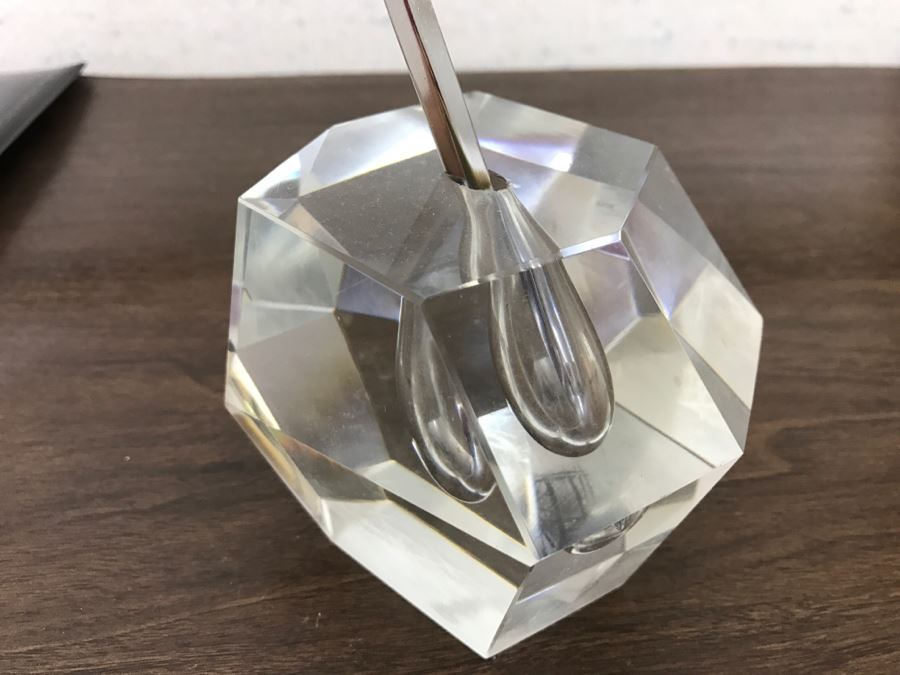 Nice Thomasville Wooden Writing Desk With Brass Lamp, Letter Opener And Walnut Box [Photo 13]