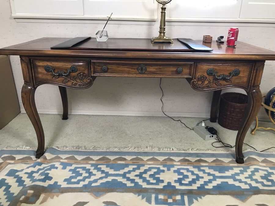 Nice Thomasville Wooden Writing Desk With Brass Lamp, Letter Opener And Walnut Box
