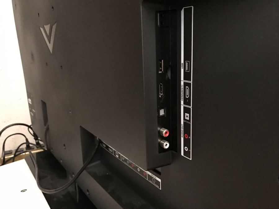 VIZIO E-Series 39” Class LED Smart TV E390i-A1 [Photo 6]