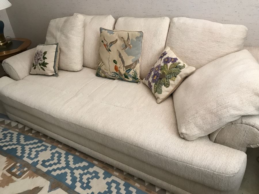 KARPEN Sleeper Sofa With Accent Pillows [Photo 4]