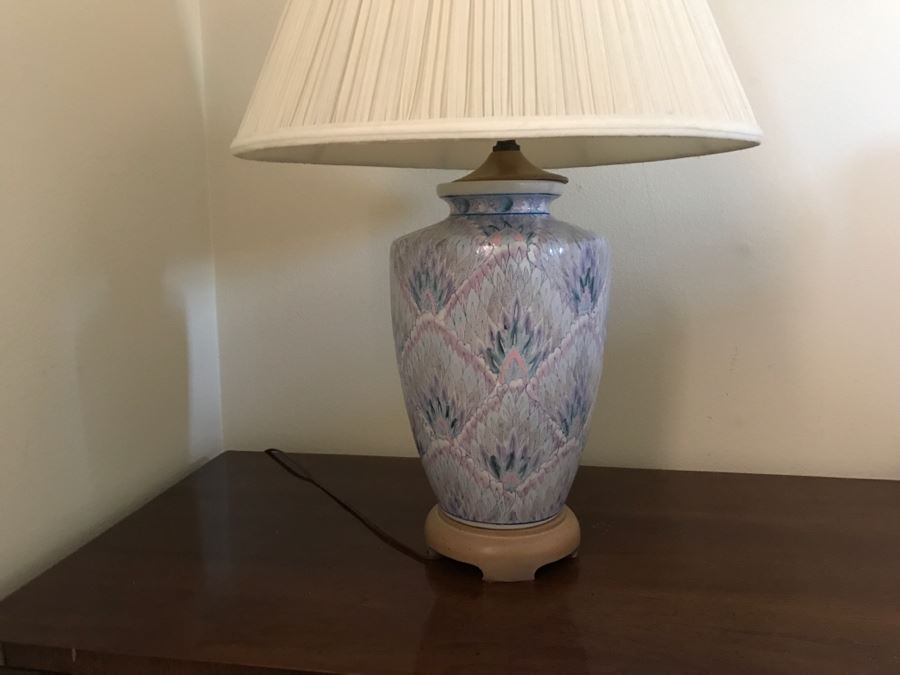 Table Lamp With Shade [Photo 1]