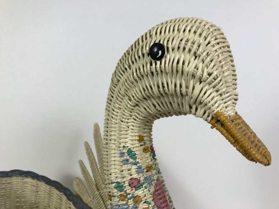 Large Wicker Duck Goose Hand Painted Basket [Photo 3]