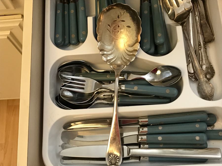 W F Washington Forge Mardi Gras Flatware With Several Serving Pieces Including A.F. Towle & Son [Photo 9]
