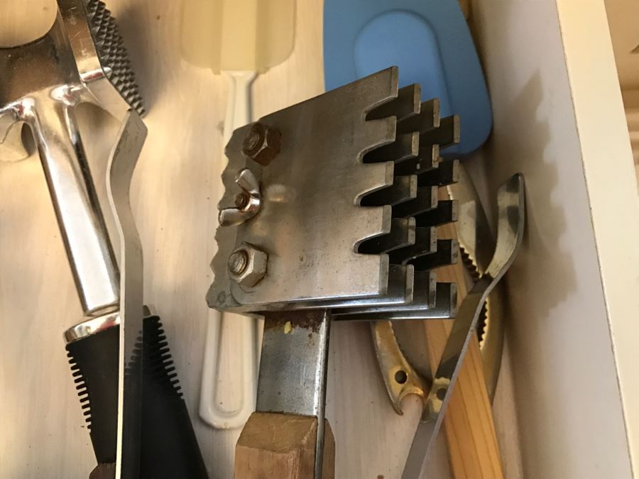 Kitchen Utensil Lot [Photo 6]