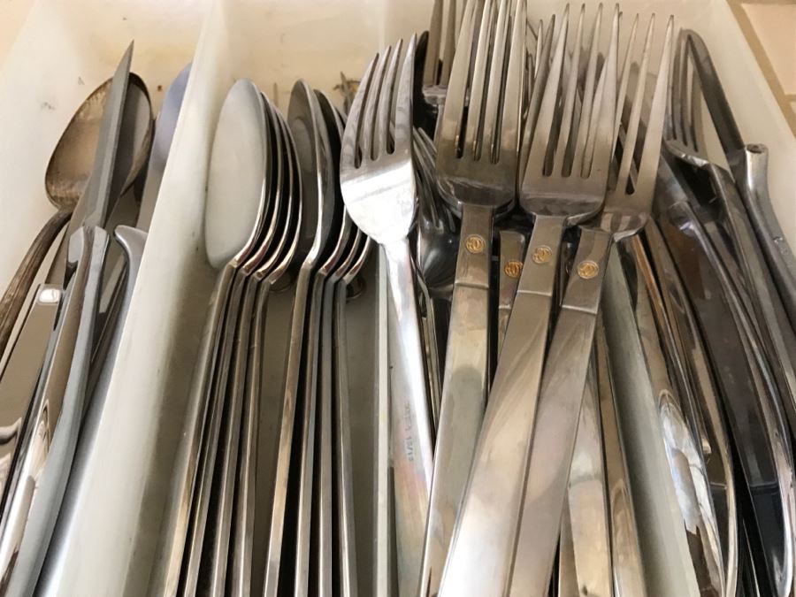 Stainless Steel Flatware Set [Photo 3]