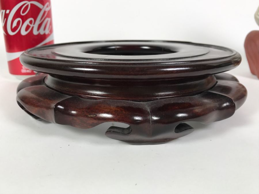 Hakata Urasaki Doll Signed Man With Bird With Wooden Stand Japan [Photo 9]