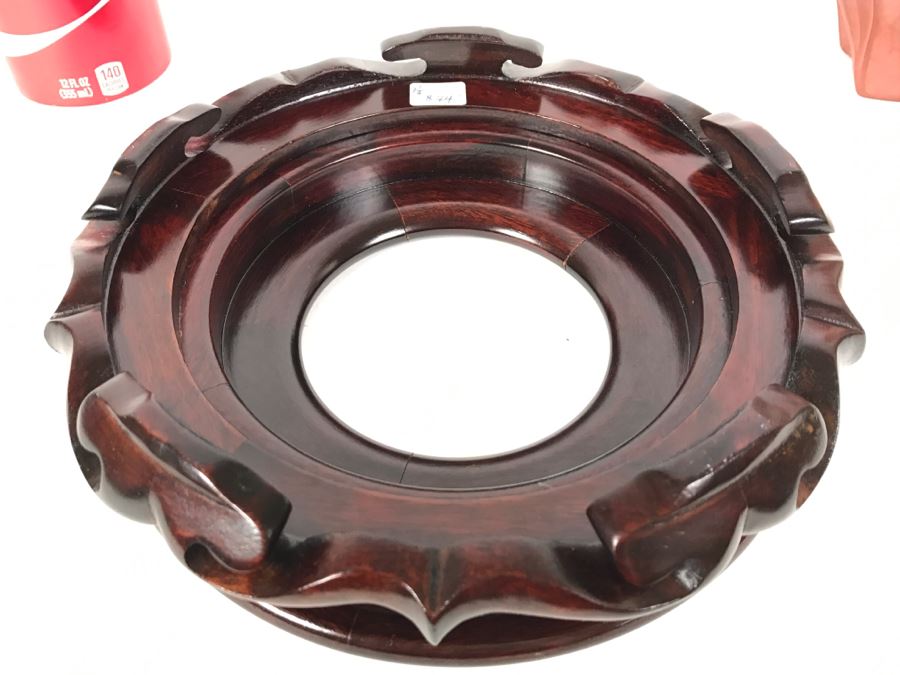 Hakata Urasaki Doll Signed Man With Bird With Wooden Stand Japan [Photo 10]