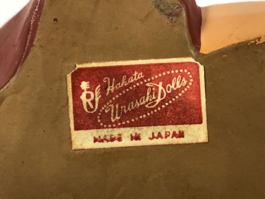 Hakata Urasaki Doll Signed Man With Bird With Wooden Stand Japan [Photo 8]