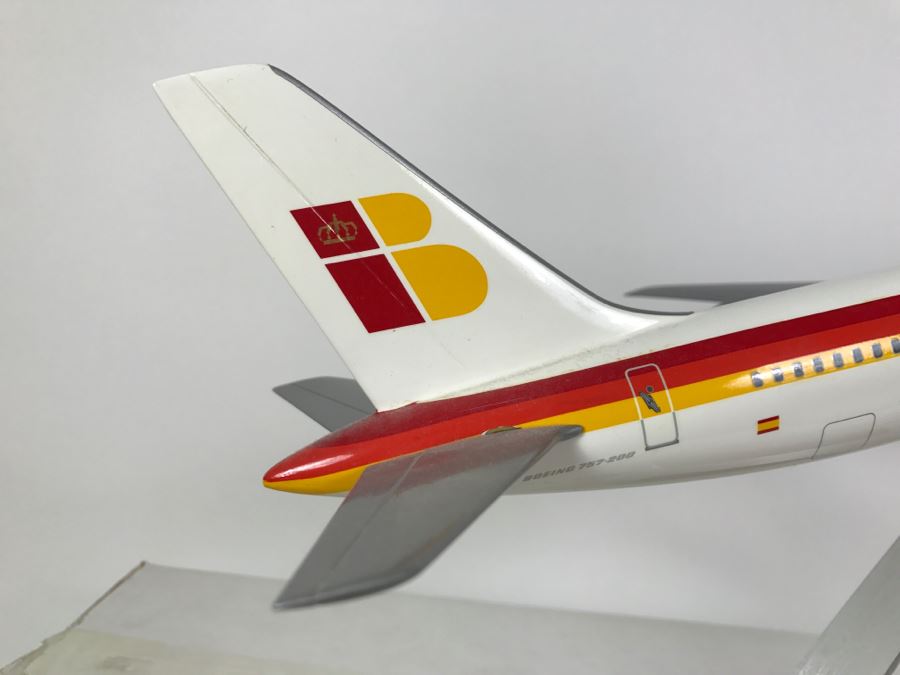 PACMIN Precision Model Airplane Boeing Commercial Airplance IBERIA 1/100 Scale 757-200 With Box Pacific Miniatures [Photo 13]