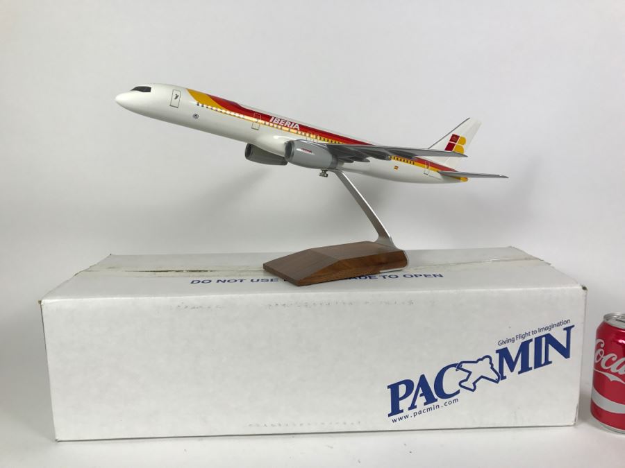 PACMIN Precision Model Airplane Boeing Commercial Airplance IBERIA 1/100 Scale 757-200 With Box Pacific Miniatures [Photo 1]