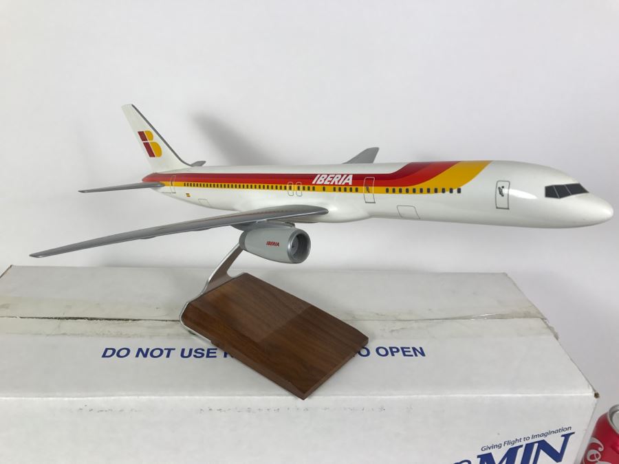 PACMIN Precision Model Airplane Boeing Commercial Airplance IBERIA 1/100 Scale 757-200 With Box Pacific Miniatures [Photo 10]