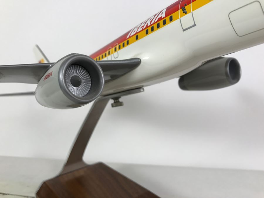 PACMIN Precision Model Airplane Boeing Commercial Airplance IBERIA 1/100 Scale 757-200 With Box Pacific Miniatures [Photo 8]