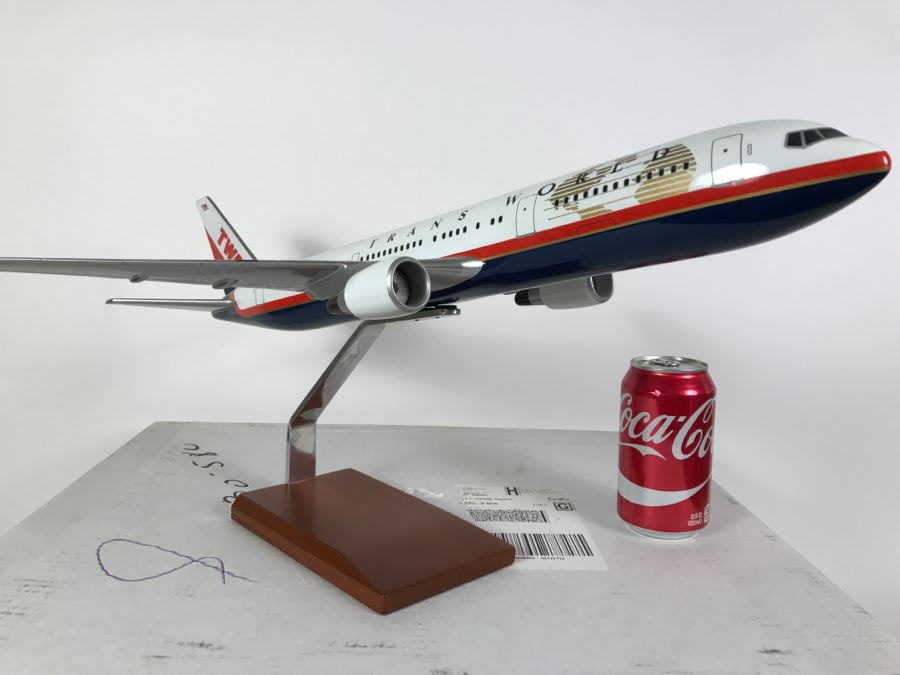 Toys & Models Corporation Precision Airplane Model TRANS WORLD 767-300 1/100 Scale T.W.A. With Box [Photo 4]