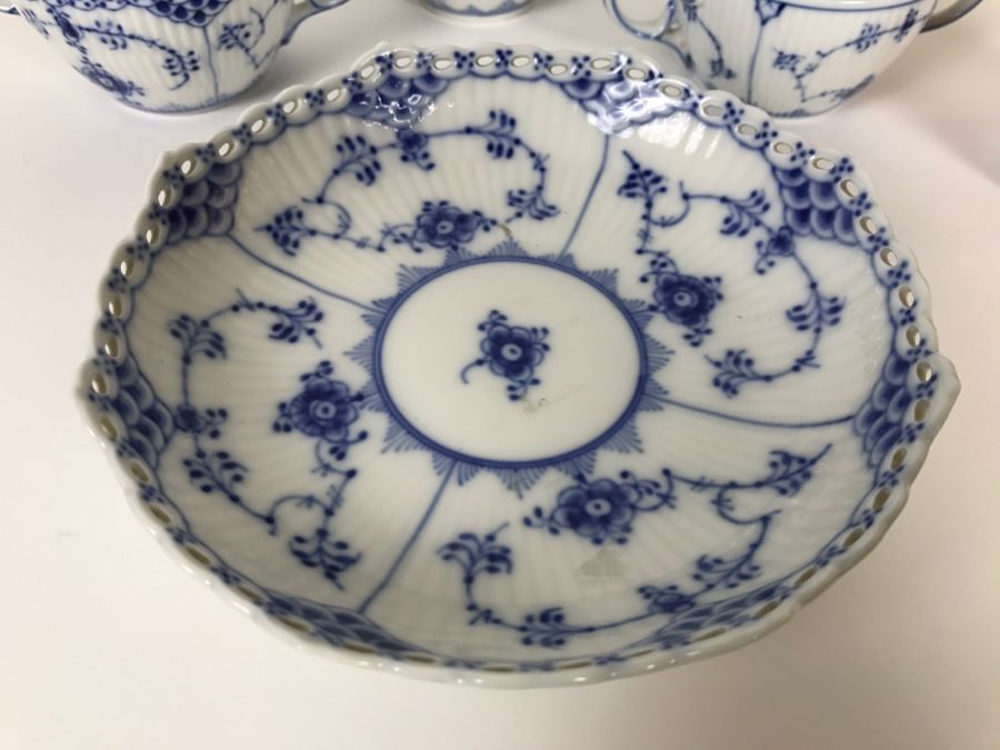 Royal Copenhagen Denmark Blue And White China [Photo 4]