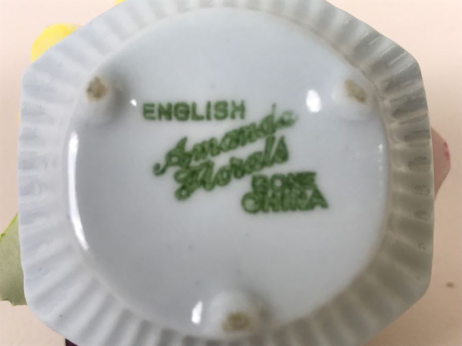 Vintage Aynsley England Hand Painted Fine Bone China Flower Basket Garden Decor And Pair Of English Amanda Florals Bone China Miniature Bowl of Flowers [Photo 10]