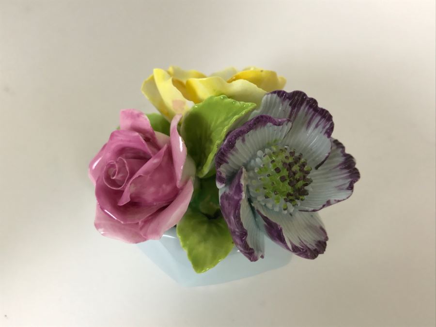 Vintage Aynsley England Hand Painted Fine Bone China Flower Basket Garden Decor And Pair Of English Amanda Florals Bone China Miniature Bowl of Flowers [Photo 6]