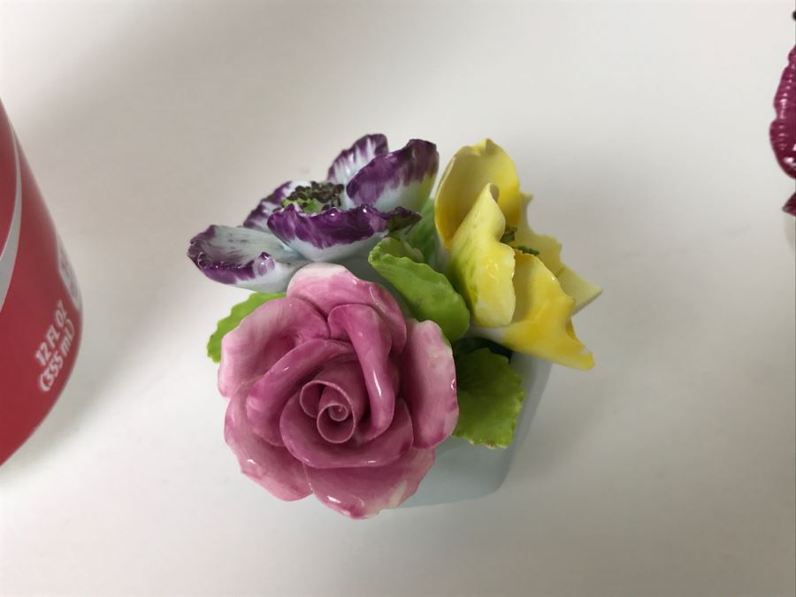 Vintage Aynsley England Hand Painted Fine Bone China Flower Basket Garden Decor And Pair Of English Amanda Florals Bone China Miniature Bowl of Flowers [Photo 8]