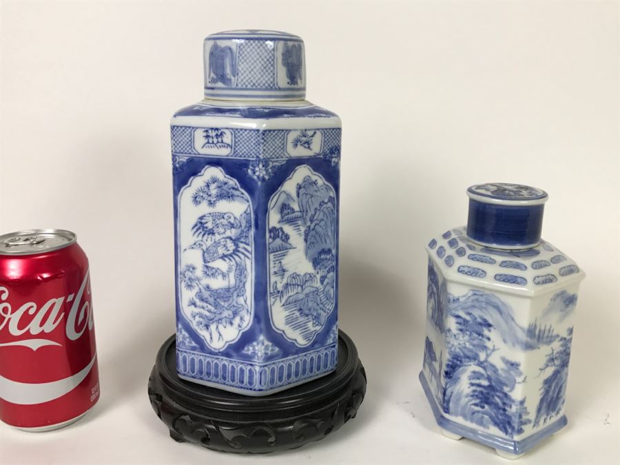 Pair Of Blue And White Jars With Wooden Stand [Photo 6]