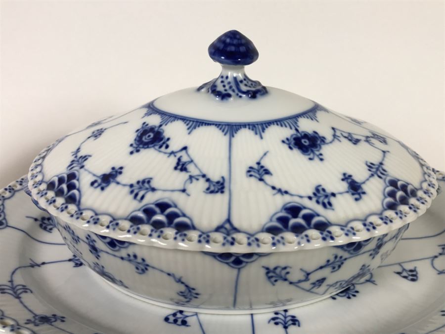 Royal Copenhagen Blue And White Soup Tureen With Tray Denmark [Photo 3]