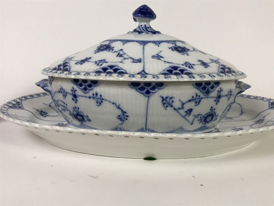 Royal Copenhagen Blue And White Soup Tureen With Tray Denmark [Photo 2]