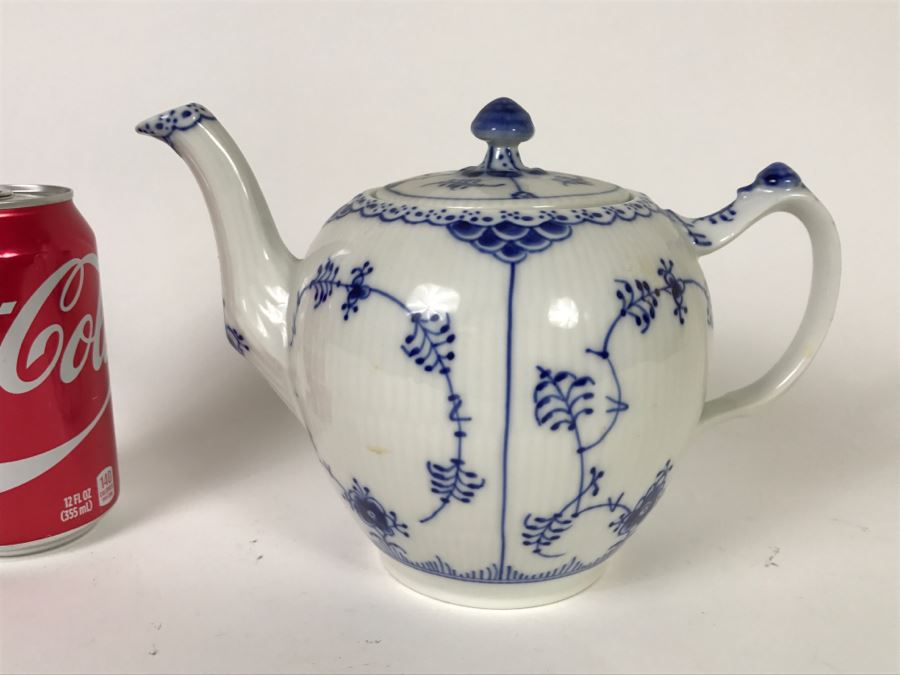 Royal Copenhagen Blue And White Teapot Denmark [Photo 1]