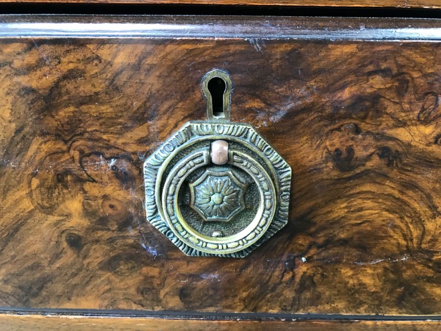 Stunning Antique Burled Wood Front Chest Of Drawers Dresser 4-Drawers [Photo 7]