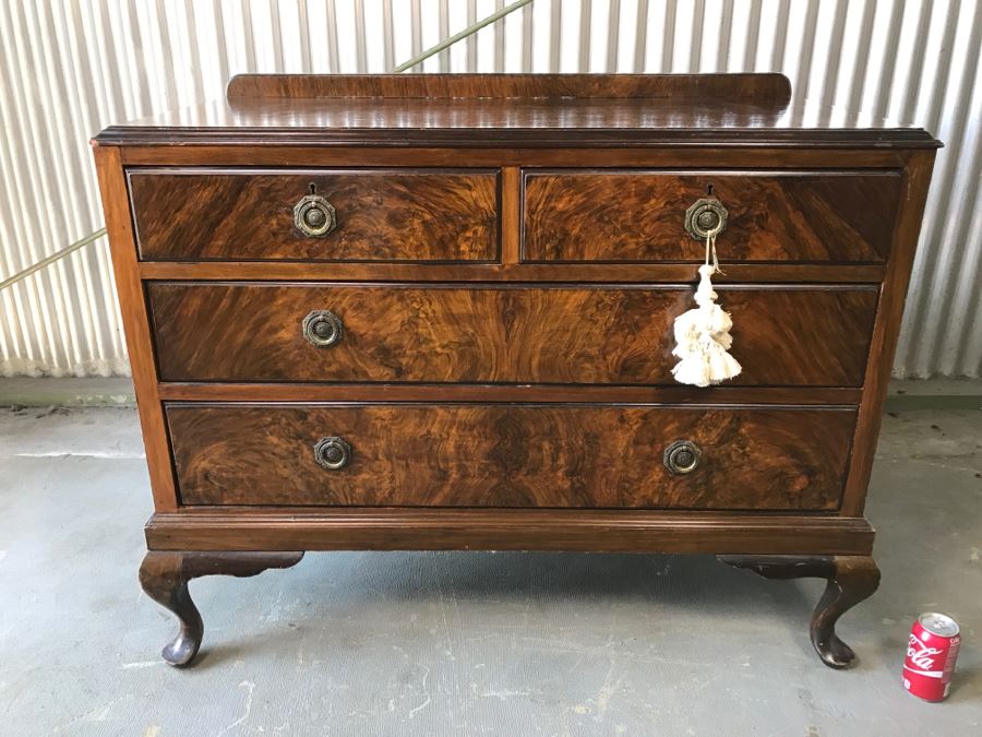Stunning Antique Burled Wood Front Chest Of Drawers Dresser 4-Drawers