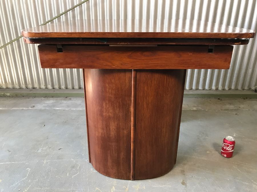 Vintage Gaming Table With Built In Leaves [Photo 3]