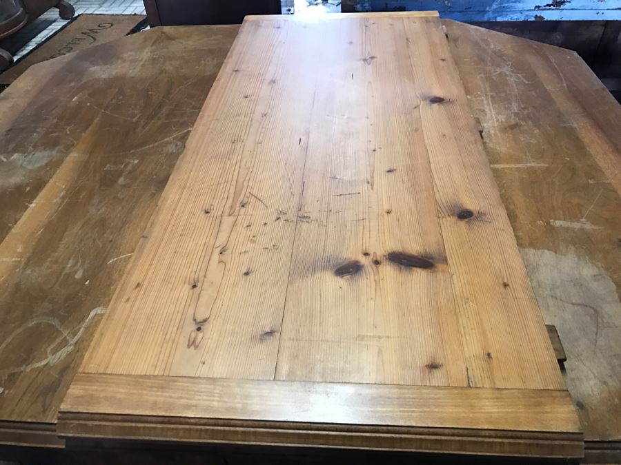 Stunning Pine And Walnut Dining Table With One Leaf And Floral Motif Carvings On The Corners And Tapered Legs Stamped VALLA LYON [Photo 20]