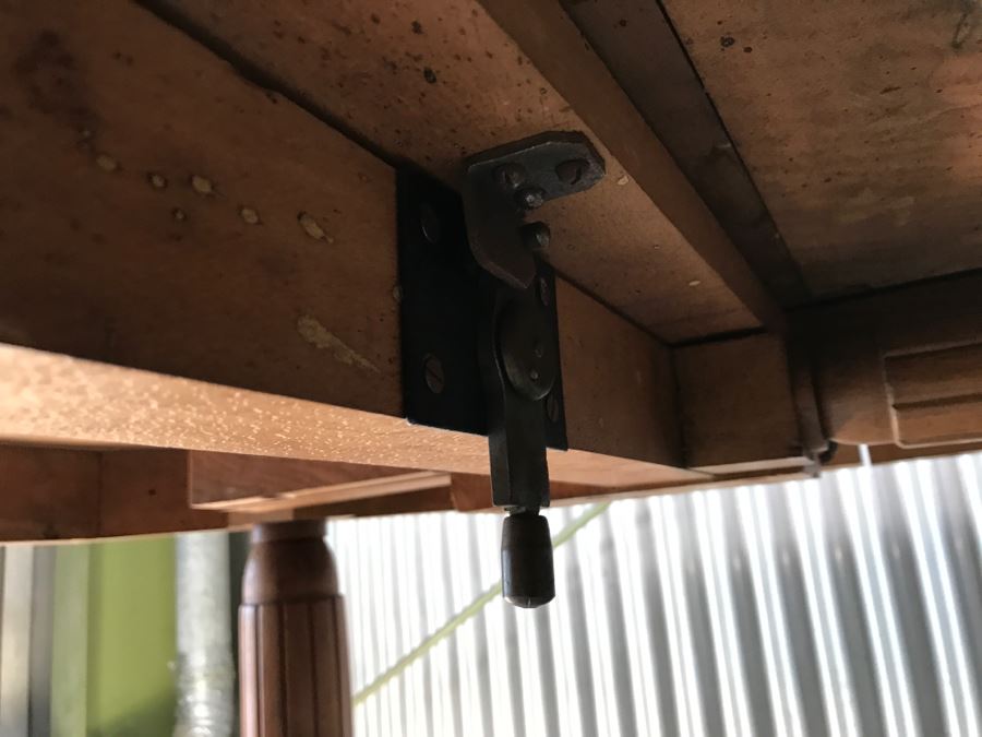 Stunning Pine And Walnut Dining Table With One Leaf And Floral Motif Carvings On The Corners And Tapered Legs Stamped VALLA LYON [Photo 16]