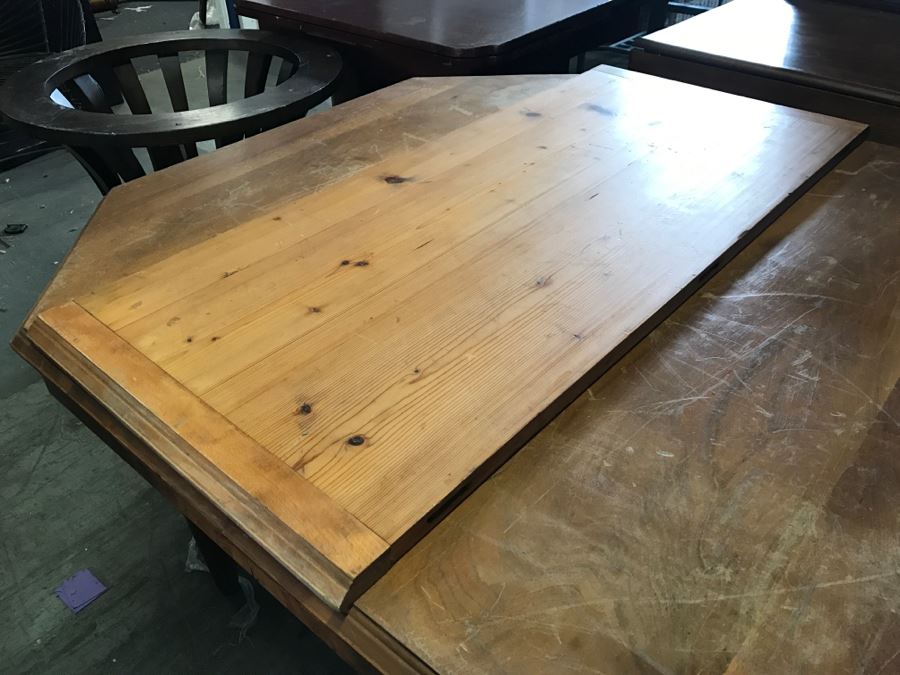 Stunning Pine And Walnut Dining Table With One Leaf And Floral Motif Carvings On The Corners And Tapered Legs Stamped VALLA LYON [Photo 19]