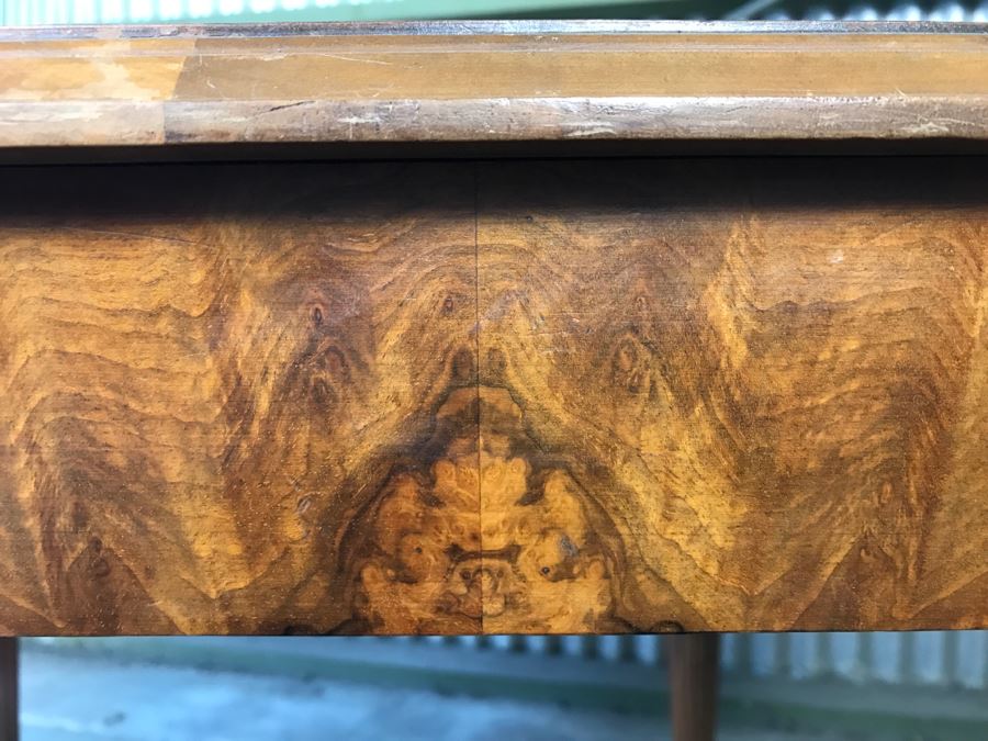 Stunning Pine And Walnut Dining Table With One Leaf And Floral Motif Carvings On The Corners And Tapered Legs Stamped VALLA LYON [Photo 12]
