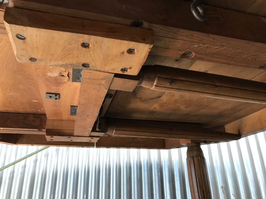 Stunning Pine And Walnut Dining Table With One Leaf And Floral Motif Carvings On The Corners And Tapered Legs Stamped VALLA LYON [Photo 15]