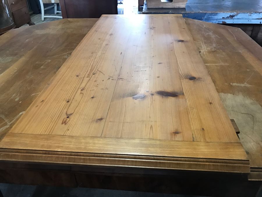 Stunning Pine And Walnut Dining Table With One Leaf And Floral Motif Carvings On The Corners And Tapered Legs Stamped VALLA LYON [Photo 21]